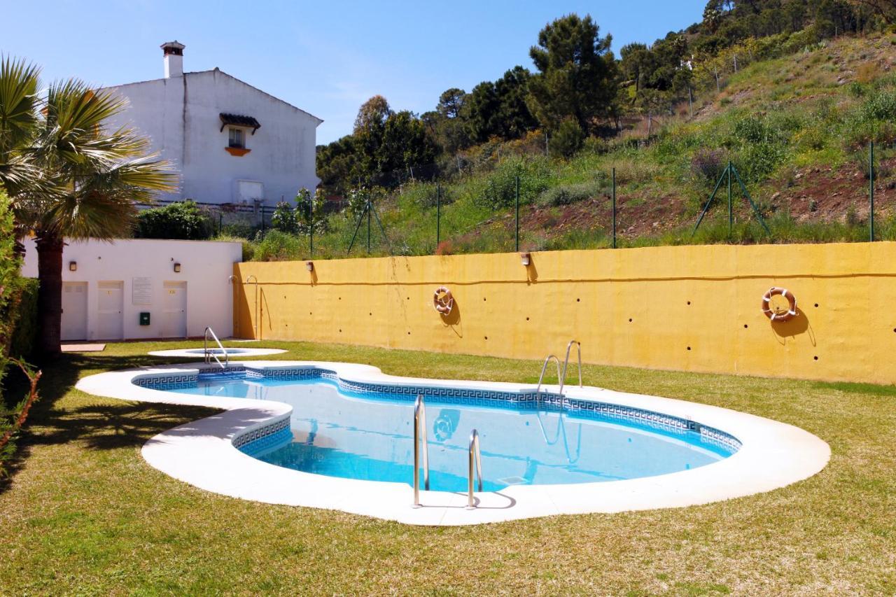 3 Bedroom Townhouse Benahavis Village Экстерьер фото